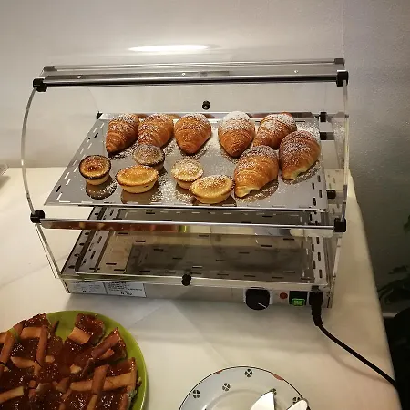 伊尔特拉佩托农家乐 *